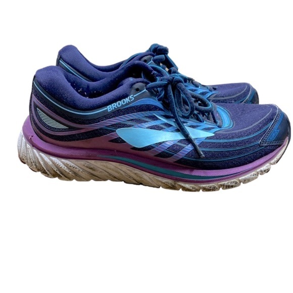 Brooks running shoes size 9 - Picture 3 of 9